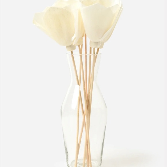 Gift Box with Gold Ribbon - Picture 4 of 6